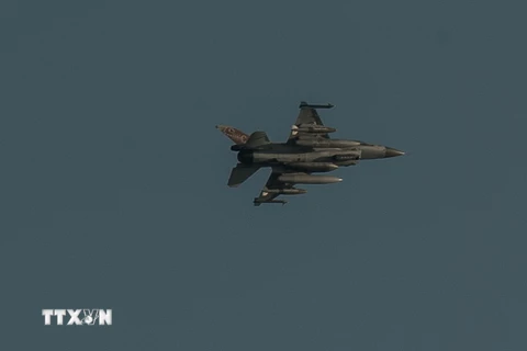 UAE điều phi đội chiến đấu cơ F-16 tới Jordan hỗ trợ không kích IS
