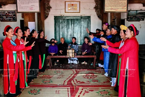 Sức sống hơn 700 năm của nghệ thuật hát trống quân thôn Bùi Xá