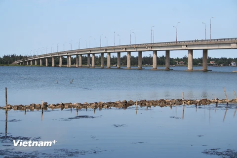 Những cây cầu làm thay đổi diện mạo vùng quê ven phá Tam Giang