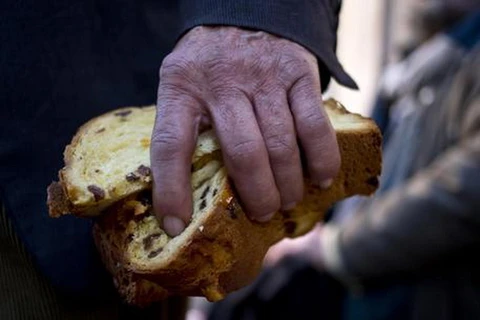 Cảnh sát Italy phát hiện tội phạm từ chiếc bánh Giáng sinh "trái mùa"