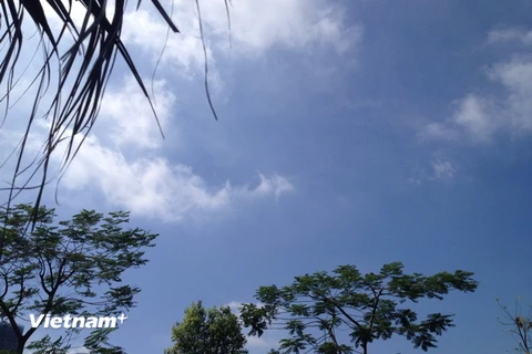 Thủ đô Hà Nội nhiều mây, nắng nóng diện rộng ở Tây Bắc Bộ