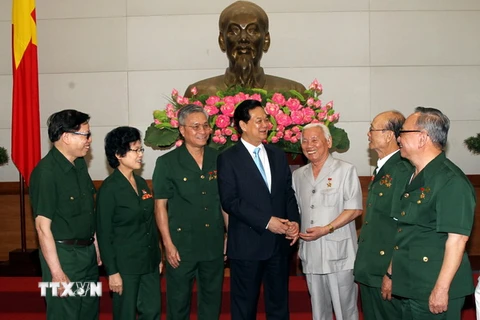 Thủ tướng gặp mặt đại biểu cựu chiến binh và thanh niên xung phong