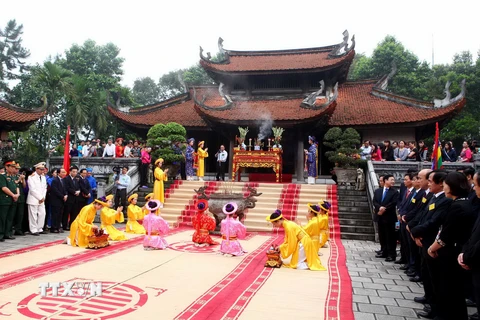 Đền Hùng: Trung tâm thực hành Tín ngưỡng thờ cúng Hùng Vương
