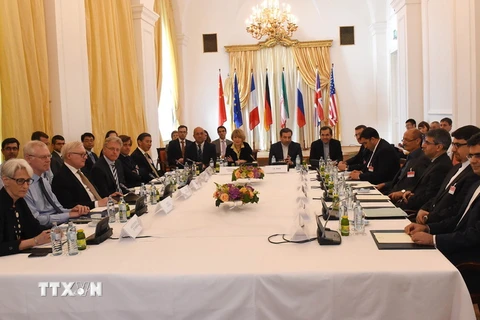 Quang cảnh một vòng đàm phán hạt nhân giữa đại diện Liên minh châu Âu, các nước P5+1 và Iran tại Vienna, Áo ngày 12/6. (Nguồn: AFP/TTXVN)