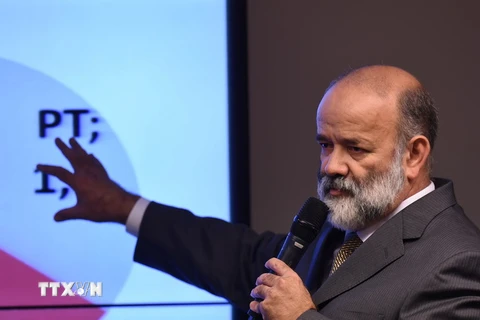 Thủ quỹ của Đảng Lao động (PT) cầm quyền Brazil Joao Vaccari tại phiên điều trần của Ủy ban đặc biệt của Quốc hội về vụ bê bối Petrobras ngày 9/4. (Nguồn: AFP/TTXVN)
