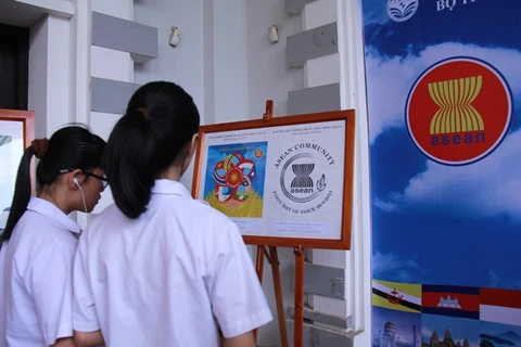 Triển lãm ảnh và phim tài liệu quý về cộng đồng ASEAN tại Việt Nam