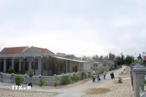Khu tái định cư của người dân vạn đò xã Quảng Công, huyện Quảng Điền, Huế. (Ảnh: Đình Huệ/TTXVN)