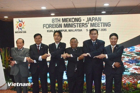 Các Bộ trưởng Ngoại giao chụp ảnh tại Hội nghị Mekong-Nhật Bản. (Ảnh: Kim Dung-Chí Giáp/Vietnam+)