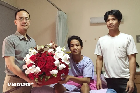 Anh Mai Văn Trường trong thời gian điều trị tại Bệnh viện Klang, Bangkok. (Ảnh: Quang Thuận/Vietnam+)