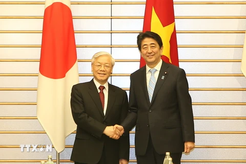  Tổng Bí thư Nguyễn Phú Trọng và Thủ tướng Nhật Bản Shinzo Abe tại Tokyo. (Ảnh: Trí Dũng/TTXVN)