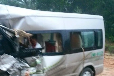 Tai nạn kinh hoàng trên cao tốc Nội Bài, 9 người thương vong