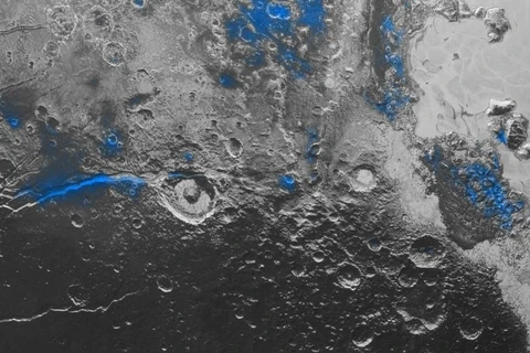 Các nhà khoa học đánh dấu những khu vực có nước đóng băng trên bề mặt của sao Diêm Vương. (Nguồn: NASA)