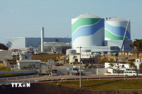 Hai lò phản ứng hạt nhân của nhà máy Sendai ở Kagoshima. (Nguồn: Kyodo/TTXVN)