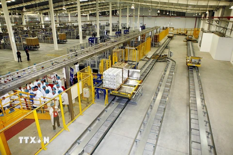Một góc dây chuyền đóng gói tự động trong Nhà máy thứ 2 của Vinamilk tại KCN Mỹ Phước 2, tỉnh Bình Dương. (Ảnh: Thế Anh/TTXVN)