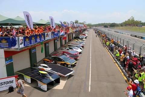 Các xe tham dự cuộc đua xe năng lượng Mặt Trời. (Nguồn ABC)