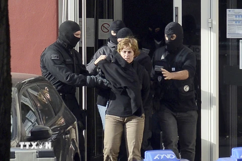 Thủ lĩnh hàng đầu của ETA, Izaskun Lesaka, bị bắt giữ tại Pháp hồi tháng 10/2012.(Nguồn: AFP/TTXVN)