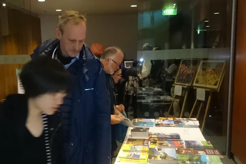 Khu trưng bày các ấn phẩm về ASEAN. (Nguồn: ĐSQ Việt Nam tại New Zealand)