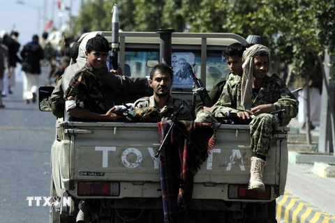 Các tay súng Houthi tại Sanaa ngày 14/12. (Nguồn: THX/TTXVN)