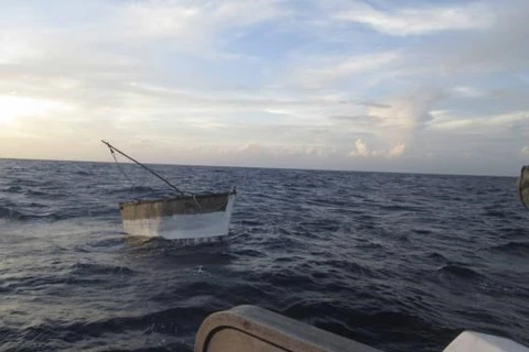 Một con thuyền của những người di cư Cuba đang hướng về phía bờ biển nước Mỹ. (Nguồn: Reuters)