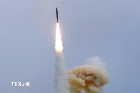 Tên lửa đánh chặn- một phần của GMD được phóng đi từ căn cứ không quân Vandenberg ở bang California, Mỹ, ngày 26/1/2013. (Nguồn: AFP/TTXVN)
