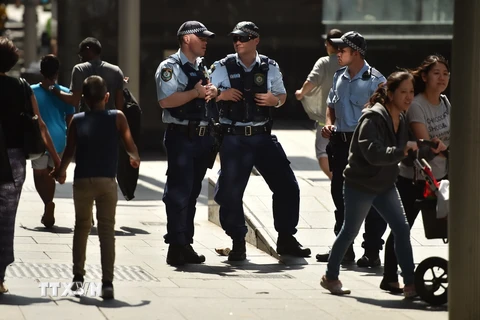  Cảnh sát Australia tuần tra tại quận trung tâm thương mại ở Sydney. (Nguồn: AFP/TTXVN)