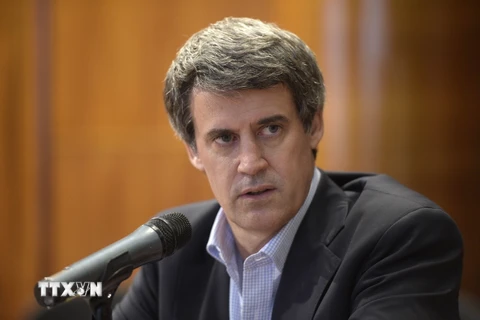 Bộ trưởng Kinh tế-Tài chính Argentina Alfonso Prat-Gay. (Nguồn: AFP/TTXVN)