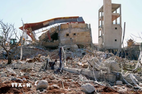 Quang cảnh đổ nát tại bệnh viện của MSF tại tỉnh Idlib sau một cuộc không kích. (Nguồn: AFP/TTXVN)