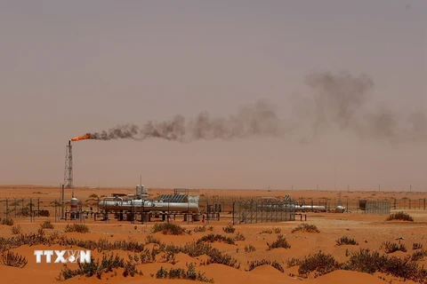 Cơ sở khai thác dầu của Công ty Aramco ở Khouris, Saudi Arabia. (Nguồn: AFP/TTXVN)