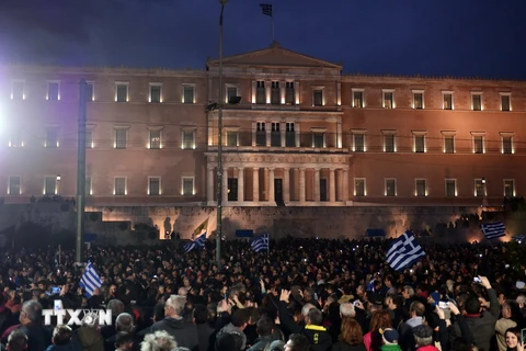 Nông dân Hy Lạp phản đối các kế hoạch cải cách tài chính để đổi lấy gói cứu trợ mới của chính phủ. (Nguồn: THX/TTXVN)