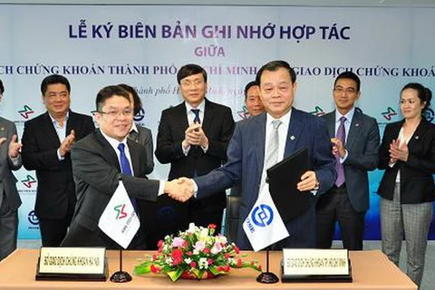 Sở giao dịch chứng khoán TP. Hồ Chí Minh và Hà Nội ký kết hợp tác