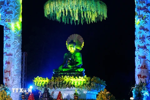 Tượng Phật ngọc Hòa bình thế giới. (Ảnh: Lâm Khánh/TTXVN)
