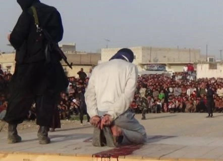 IS hành quyết 4 thanh niên bị cáo buộc làm gián điệp tại Raqa