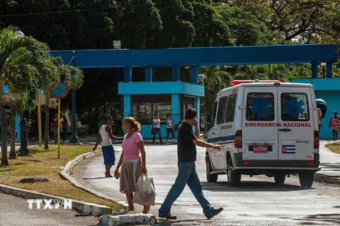 Bên ngoài Bệnh viện thành phố Cerro, La Havana của Cuba. (Nguồn: AFP/TTXVN)