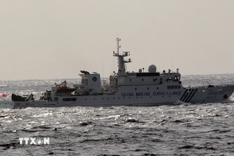 Tàu CCG số hiệu 31239 của Trung Quốc tại vùng biển gần đảo tranh chấp Điếu Ngư/Senkaku trên biển Hoa Đông ngày 3/3/2014. (Nguồn: AFP/TTXVN)
