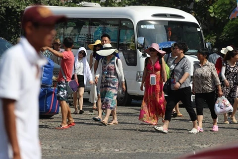 Chấn chỉnh việc khách Trung Quốc kinh doanh trái phép ở Nha Trang