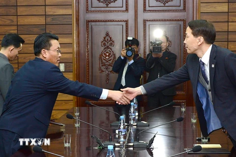 Hàn Quốc và Triều Tiên tiến hành cuộc tiếp xúc cấp chuyên viên để chuẩn bị cho các cuộc đàm phán liên Chính phủ tháng 11/2015. (Nguồn: YONHAP/TTXVN)