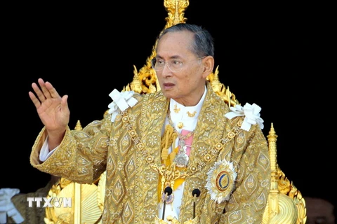 Nhà Vua Thái Lan Bhumibol Adulyadej trong một sự kiện ở thủ đô Bangkok ngày 5/12/2007. (Nguồn: EPA/TTXVN)