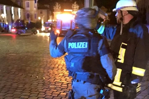 Lực lượng cảnh sát đặc biệt tại trung tâm thành phố Ansbach.(Nguồn: nordbayern.de)
