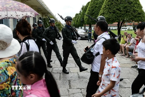 Cảnh sát Thái Lan triển khai tại thủ đô Bangkok ngày 14/8. (Nguồn: AFP/TTXVN)