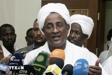 Trưởng đoàn đàm phán của Chính phủ Sudan, ông Ibrahim Mahmoud. (Nguồn: AFP/TTXVN)