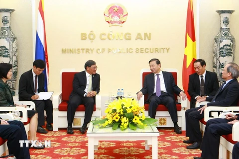 Bộ trưởng Bộ Công an Tô Lâm tiếp Đoàn đại biểu Thái Lan do Đại tướng Thawip Netniyom, làm Trưởng đoàn. (Ảnh: Doãn Tấn/TTXVN)