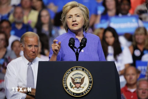 Bà Hillary Clinton phát biểu trong một chiến dịch vận động tranh cử ở Scranton, Pennsylvania ngày 15/8. (Nguồn: AFP/TTXVN)