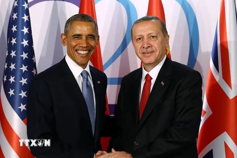 Tổng thống Thổ Nhĩ Kỳ Recep Tayyip Erdogan (phải) và Tổng thống Mỹ Barack Obama. (Nguồn: AFP/TTXVN)