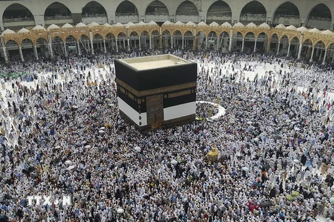 Người Hồi giáo trên khắp thế giới tham dự Lễ hội hành hương ở Thánh địa Mecca . (Nguồn: EPA/TTXVN)