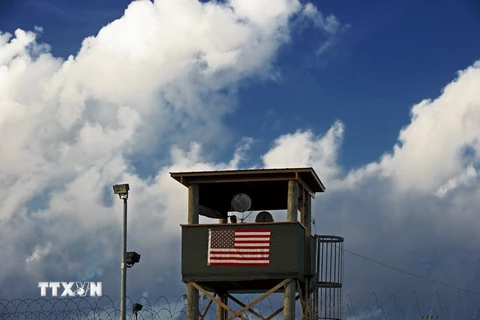 Binh sỹ Mỹ gác tại nhà tù ở Vịnh Guantanamo. (Nguồn: AFP/TTXVN)