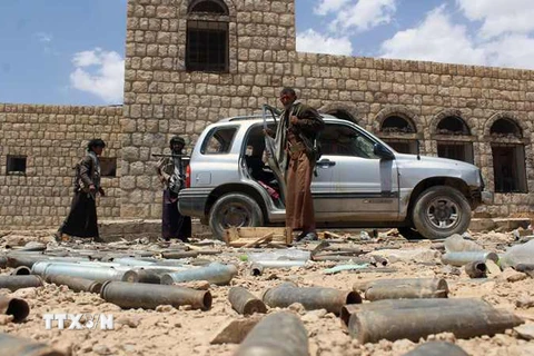 Lực lượng trung thành với Tổng thống Yemen Abedrabbo Mansour Hadi làm nhiệm vụ tại khu vực Sirwah, tỉnh Marib. (Nguồn: AFP/TTXVN)