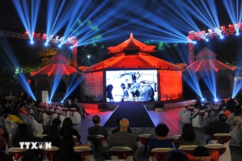 Khán giả thủ đô thưởng thức các tác phẩm đặc sắc của điện ảnh thế giới trong khuôn khổ Liên hoan Phim quốc tế Hà Nội 2016. (Ảnh: Minh Đức/TTXVN)