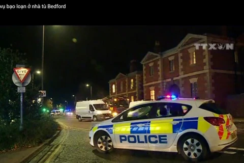 [Video] Cảnh sát Anh trấn áp vụ bạo loạn ở nhà tù Bedford