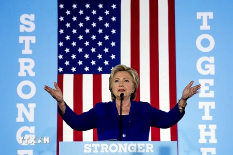 Bà Hillary Clinton trong chiến dịch tranh cử tại Las Vegas ngày 2/11. (Nguồn: AP/TTXVN)