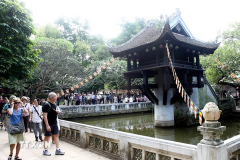 Chùa Một Cột là địa chỉ không thể thiếu đối với du khách khi đến Thủ đô Hà Nội. (Ảnh: Anh Tuấn/TTXVN)